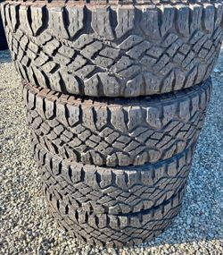 285 75 18 Goodyear tires Con 80% de Vida Las 4