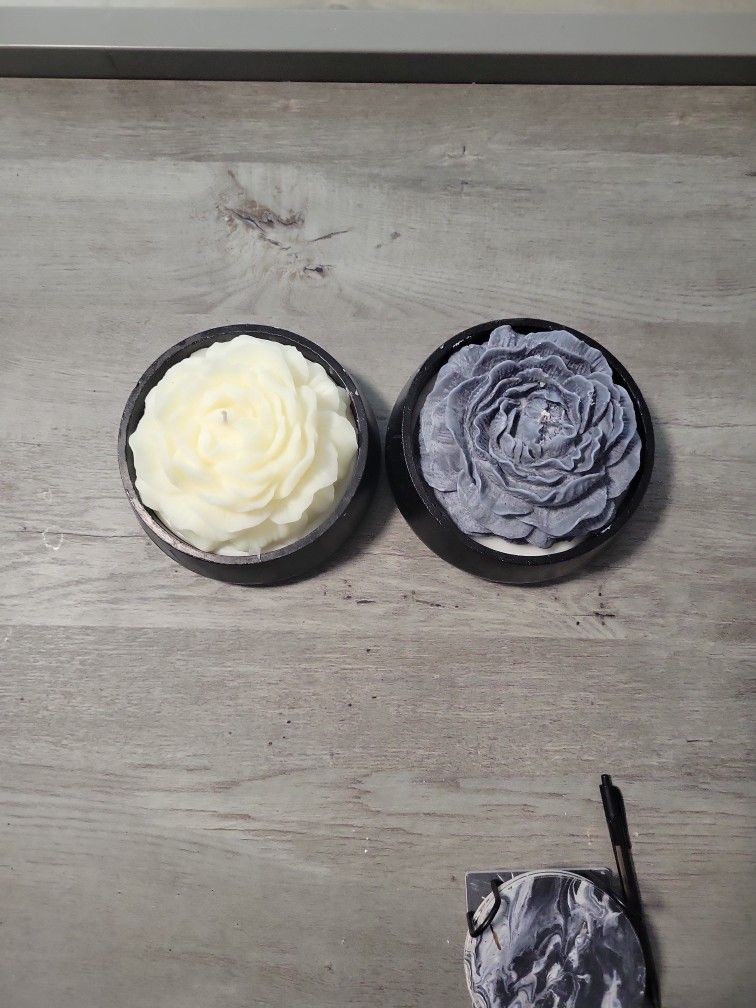 2 Flower Candles