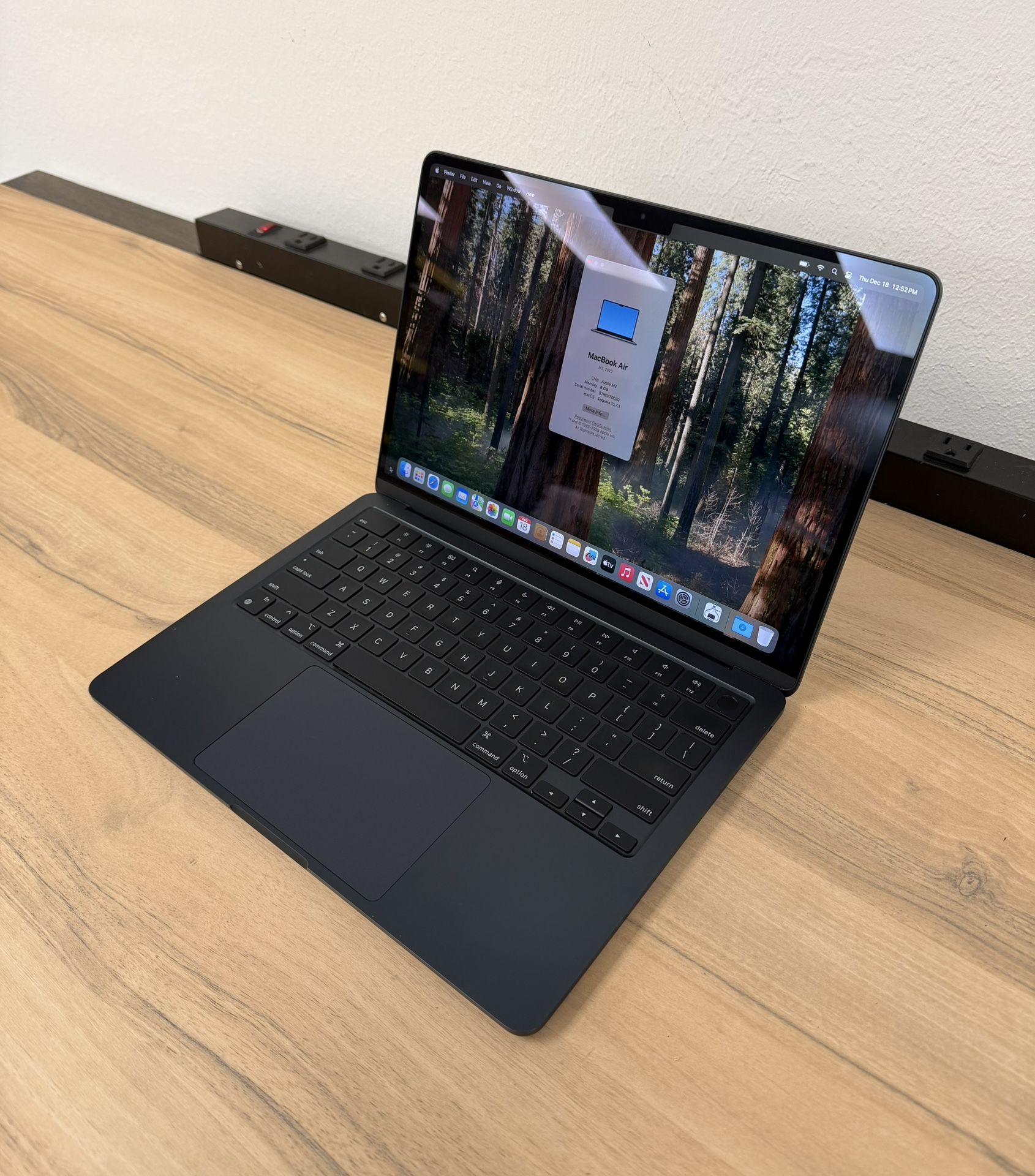 13 MacBook Air M2 8 Core**500GB SSD