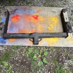 Curt 10000lb Hitch Fits Chevy Express 