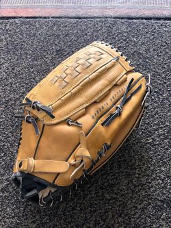 Dudley Women’s Softball Left hand Leather Glove