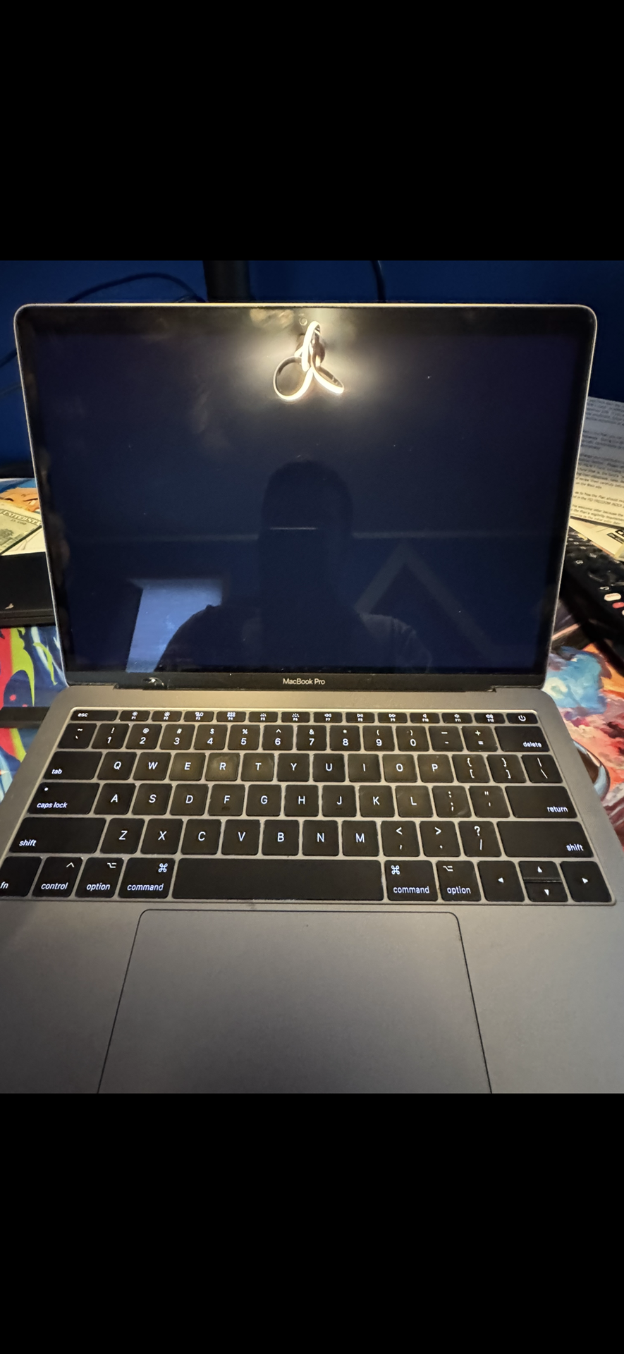 Macbook 2016 pro 250Gb(Broken screen)