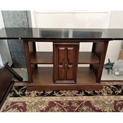 Sturdy TV Stand with Leaves