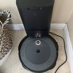 Roomba i3+ Self Emptying Vacuum