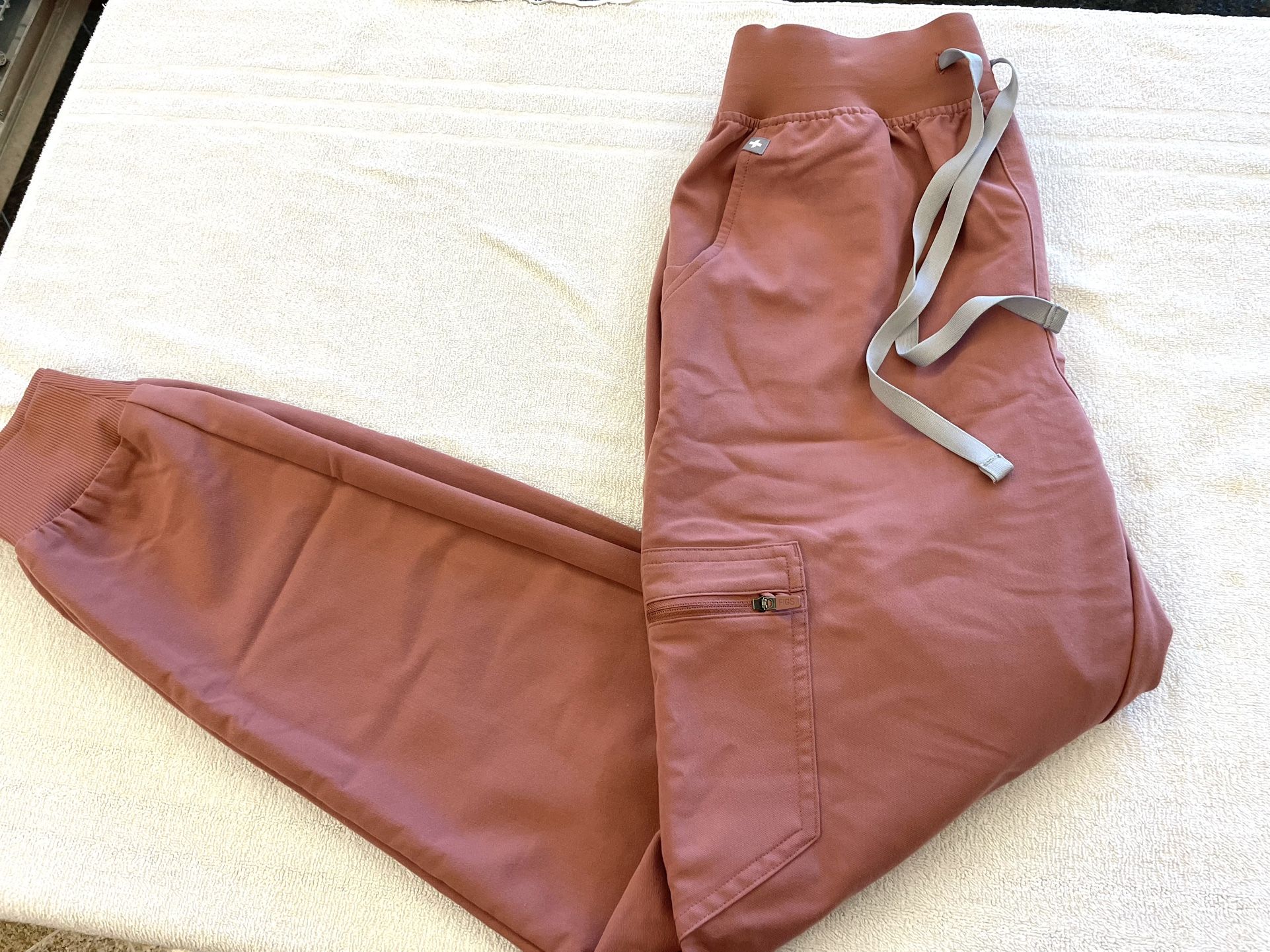 Figs Scrub Zamora Jogger Pants Size XS/T (Mauve)