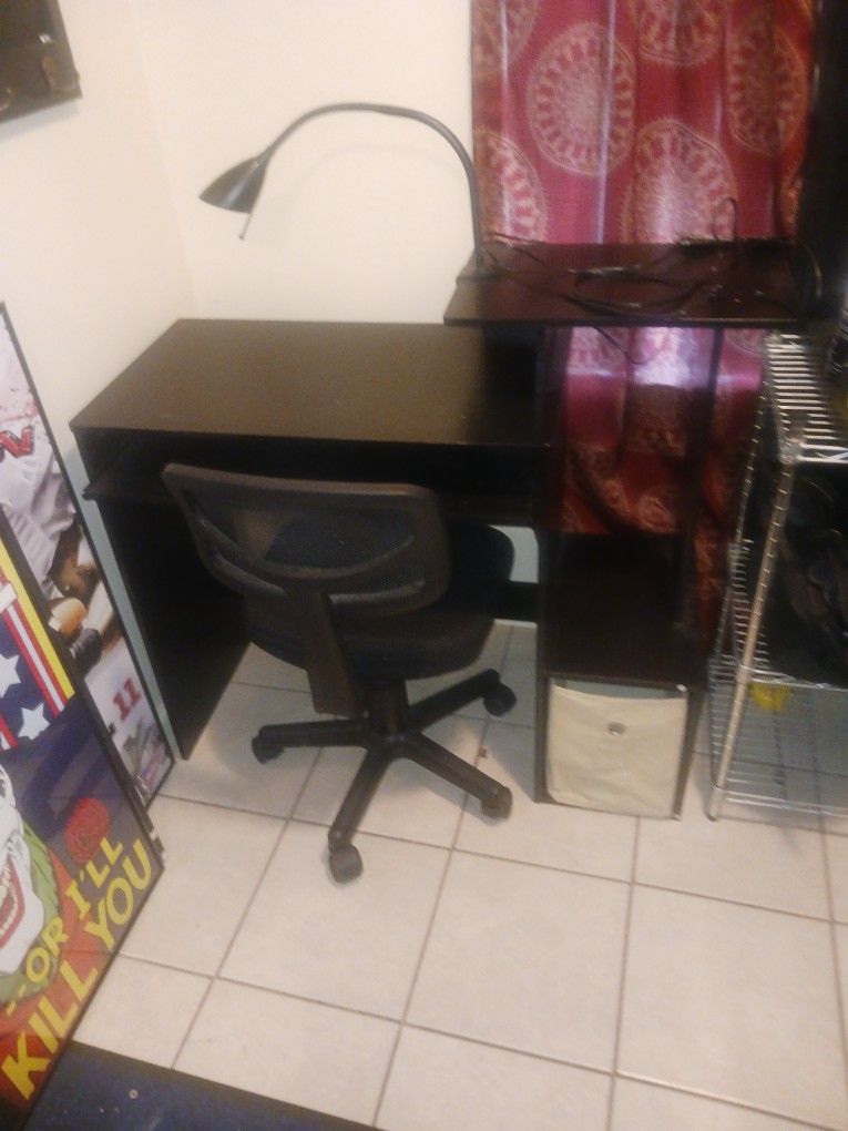 Computer Desk With  Rolling Chair And Light