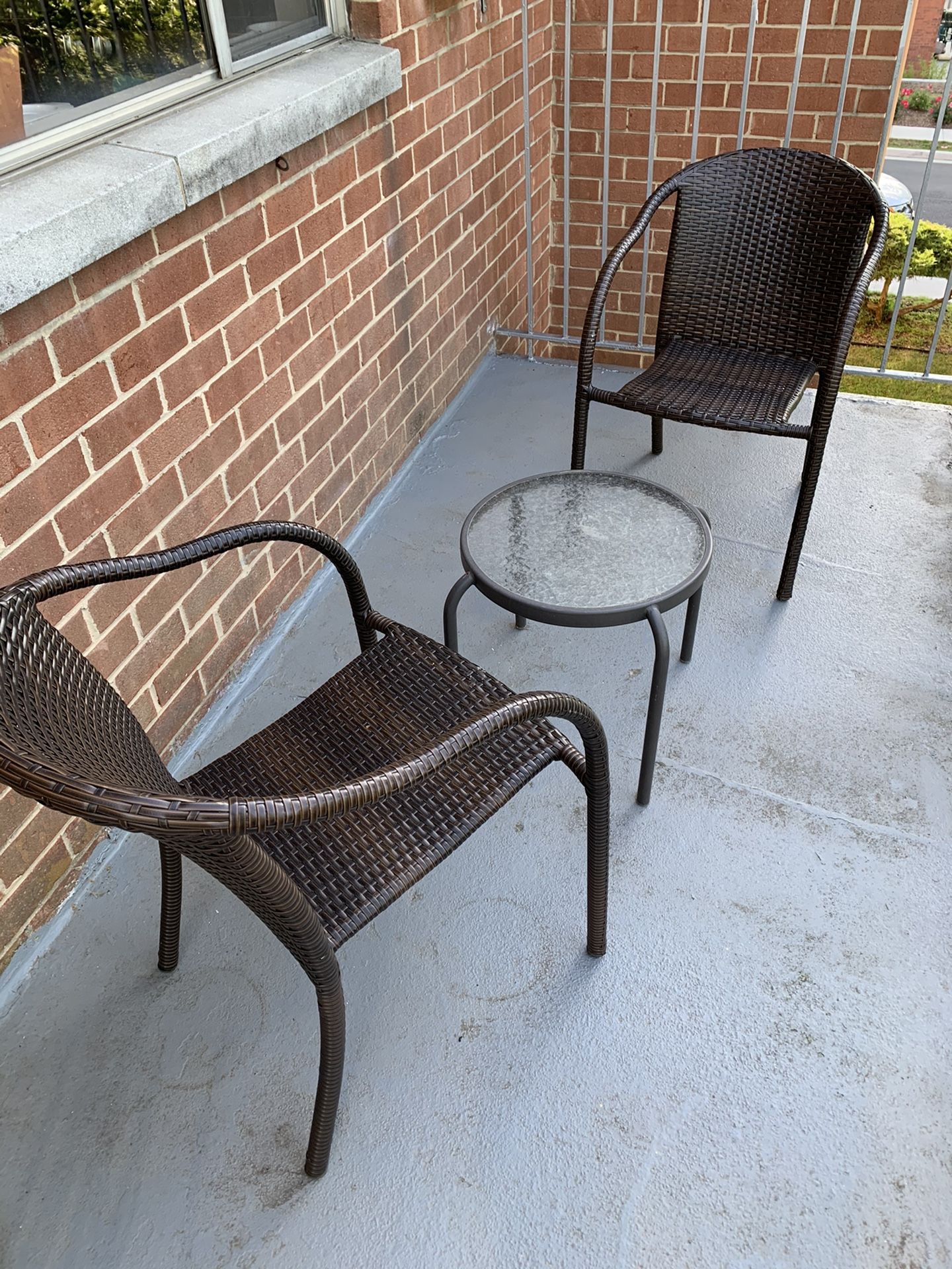 Outdoor Patio Furniture (Very Usable Condition - well kept!)