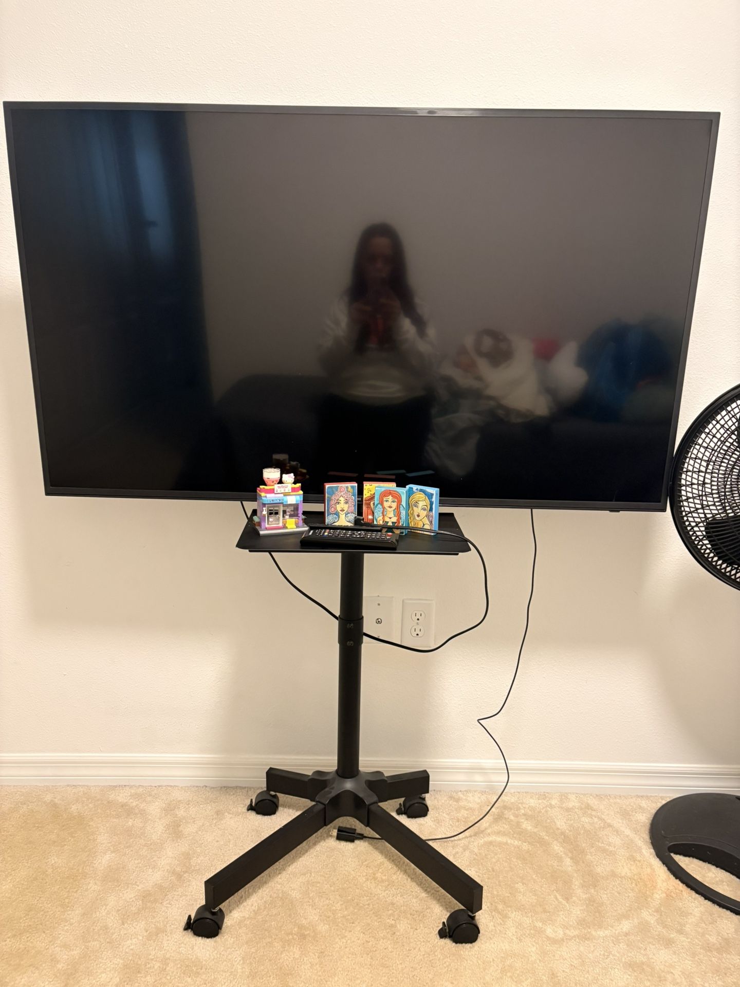 Samsung 55” Crystal UHD Smart tv With Rolling Base