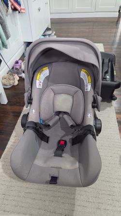 Nuna Pipa Lite-R car seat with 2 car bases