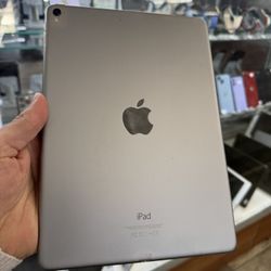 iPad Pro 9.7” 256GB For Vidoes, Games, School, Work 