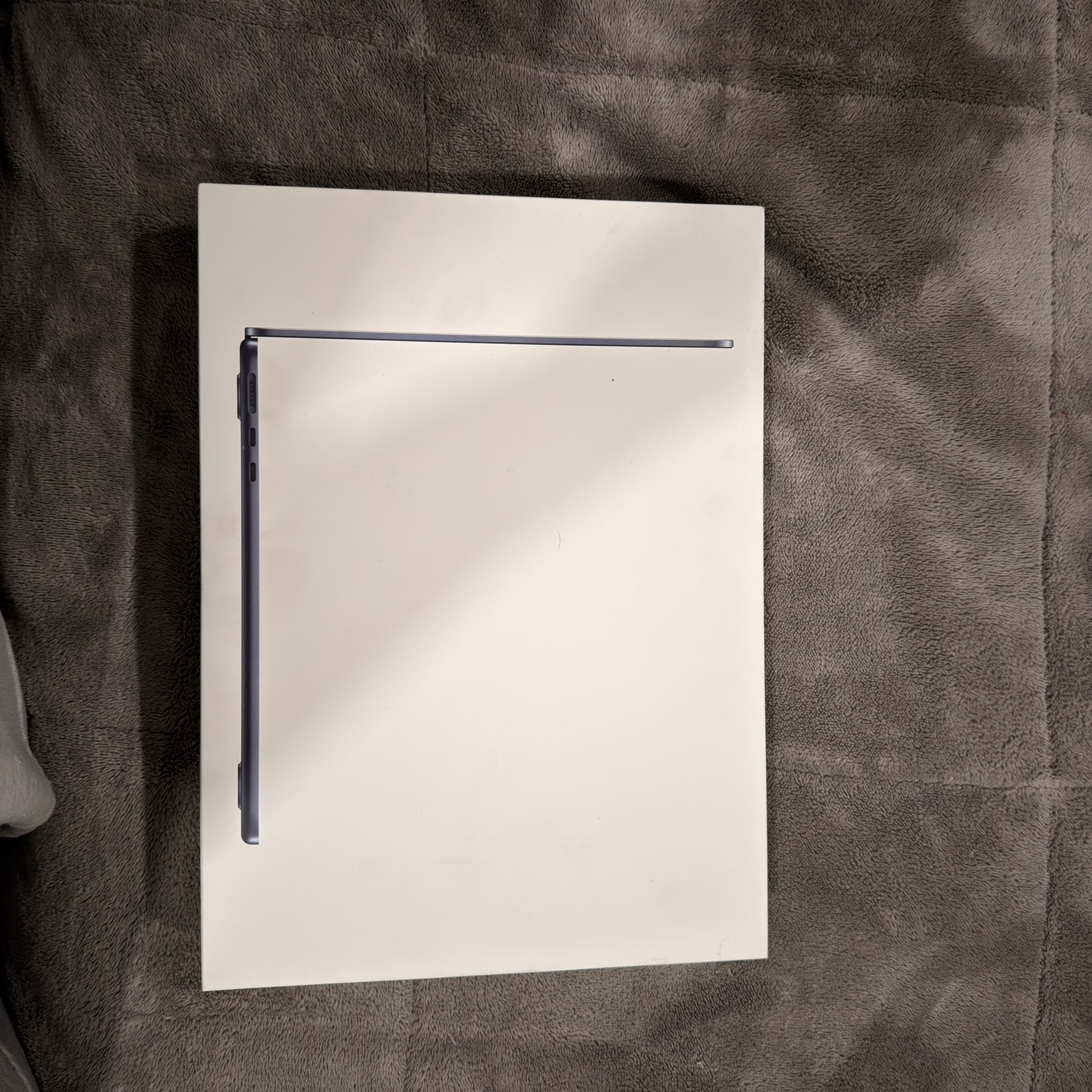 Brand New Mac Book Air M4 Chip 13 Inch