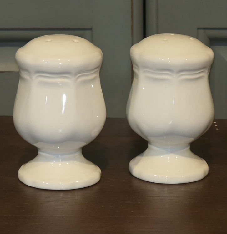 Mikasa French Countryside Salt And Pepper Shaker Set
