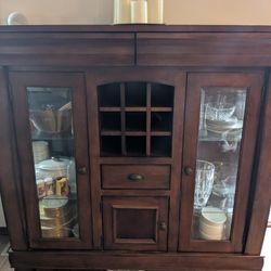 Quality Cherry Hardwood China Cabinet