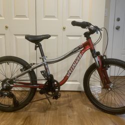 Specialized Hotrock 20” kids, good condition, just tuned up. No issues. 