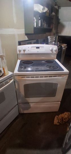 GE white Glass Top.Range (Stove/Oven) - Can Deliver