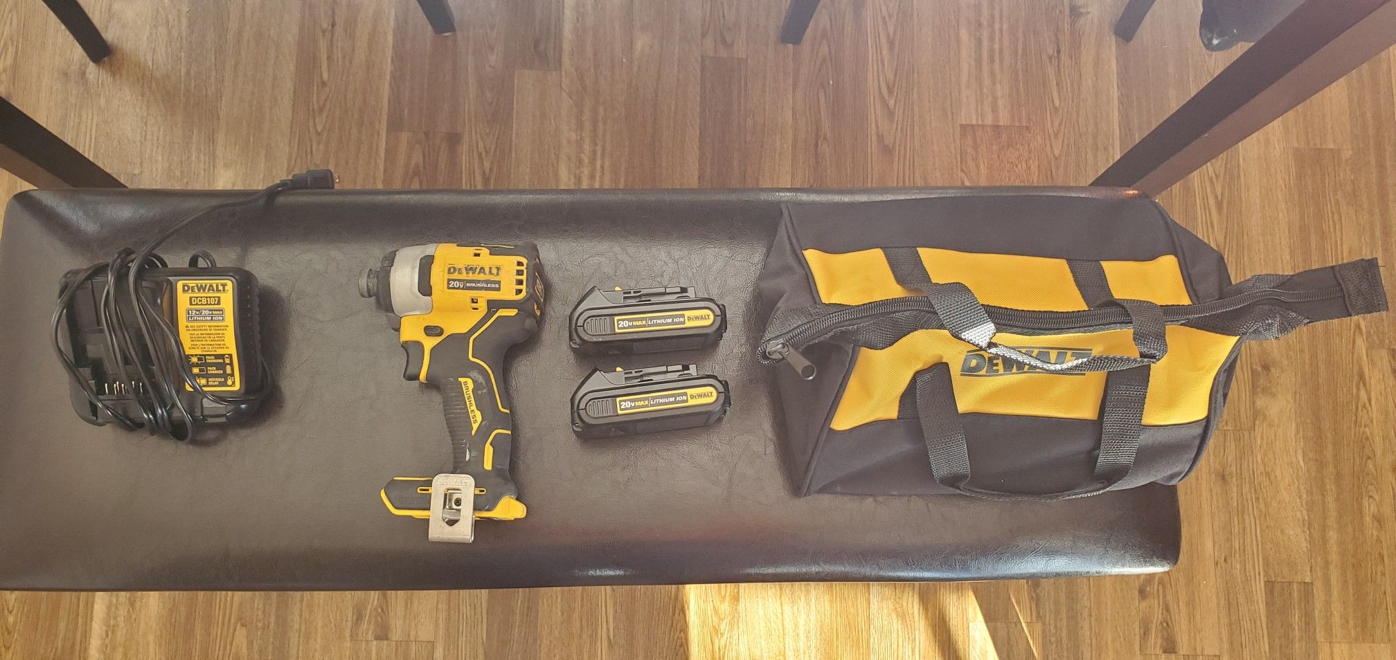 Dewalt 20V atomic impact driver kit