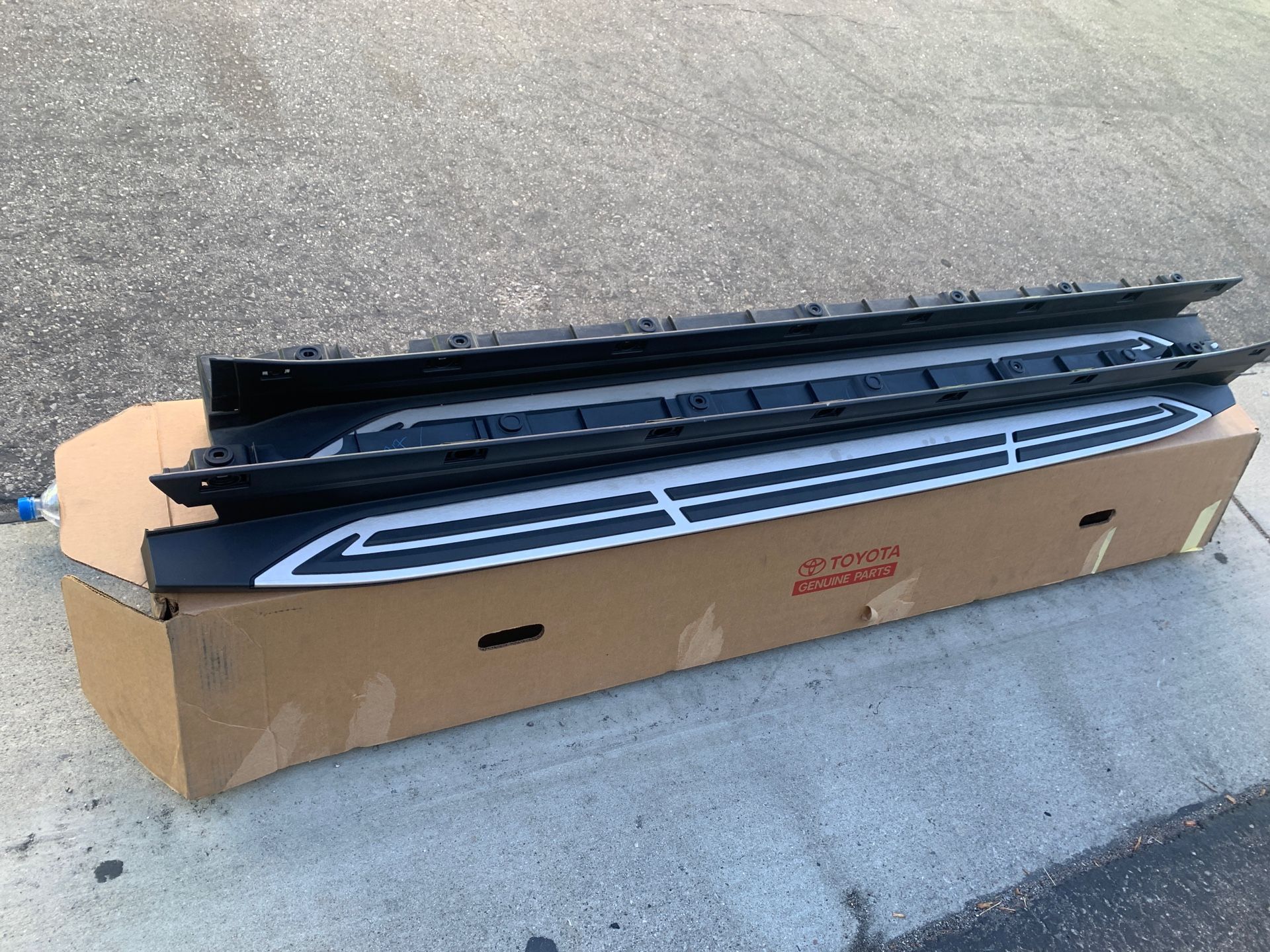 Lexus RX350 RX450H (20162018) OEM Genuine RUNNING BOARDS / STEPS PT938