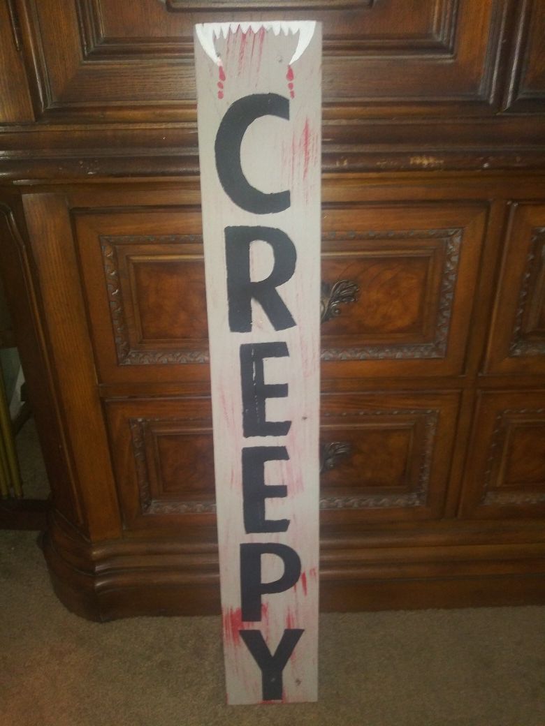 3 ft tall "Creepy" Halloween sign