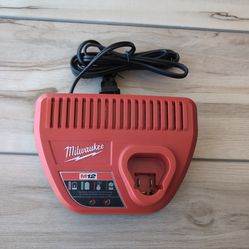 Milwaukee M12 Charger