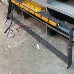 Whelen Light Bar Strobe Traffic Advisor Truck Rear Window Rack