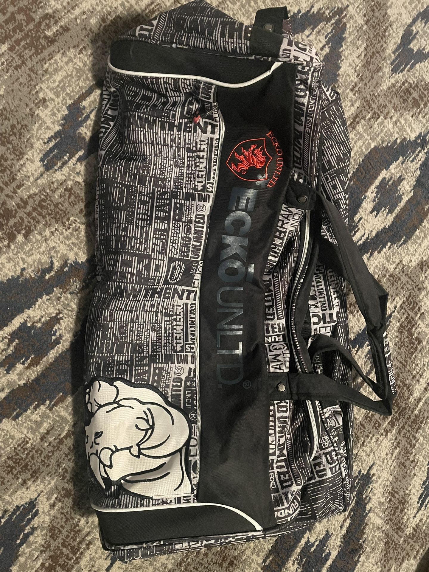Ecko Unltd Rolling Duffle Bag