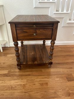 End Table- Walnut Finish Turned Legs with Drawer 20"w x 24"d x 26"t, traditional and farmhouse style . Charging outlets.