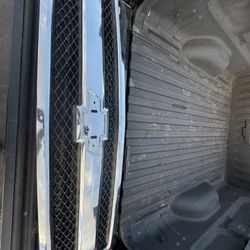 07-13 Silverado 1500 Grille 