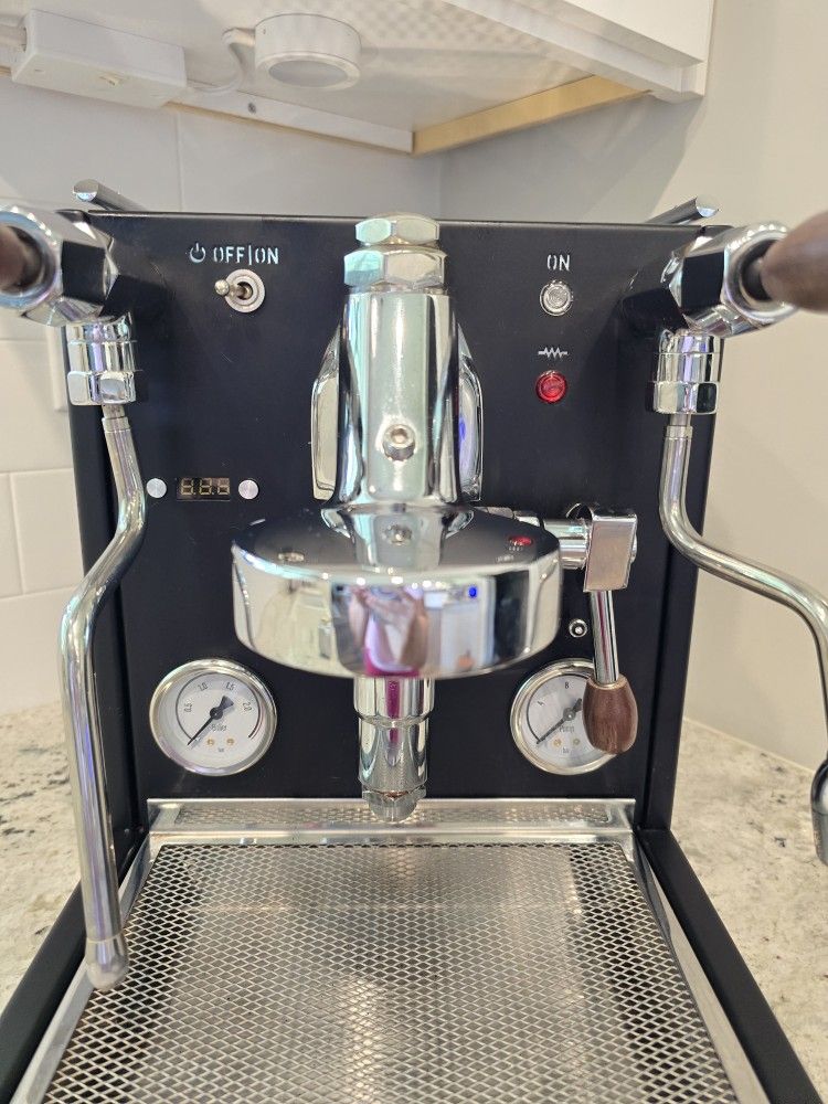 LUCCA M58 Espresso Machine