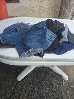 Chore  Size Large Stretch Small  Everything For  5 Dollars  Used 