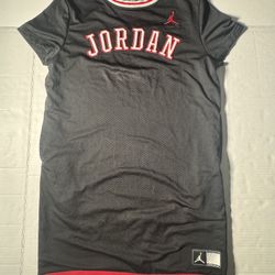 Pre Owned Good  Jordan  Short Sleeve  Jersey Dress  Embroidered  Black Red  Women  Size Large