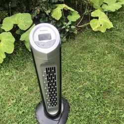 Very Good Condition Holmes Tower Fan 