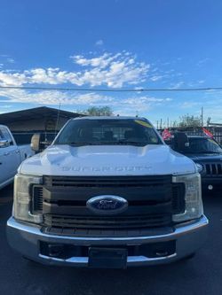 2017 Ford F350 Super Duty Crew Cab & Chassis