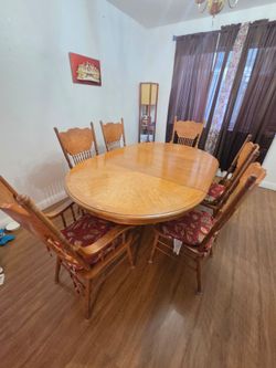 Dinning table set gor 6 people