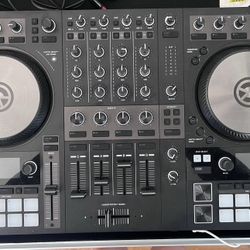 Traktor Kontrol S4 MK3 W Travel Case