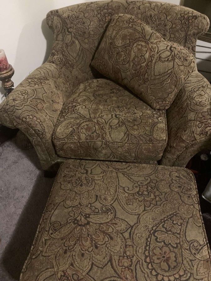 Large Chair With Ottoman