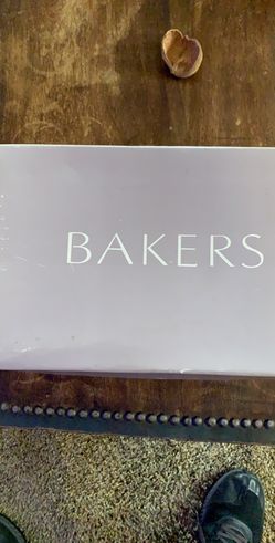 Women’s Flats Shoes Size 6 Like New Bakers