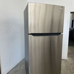 Frigidaire Top Bottom Refrigerator 