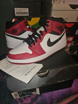 Jordan 1 mid Chicago 2020 size 7.5 men