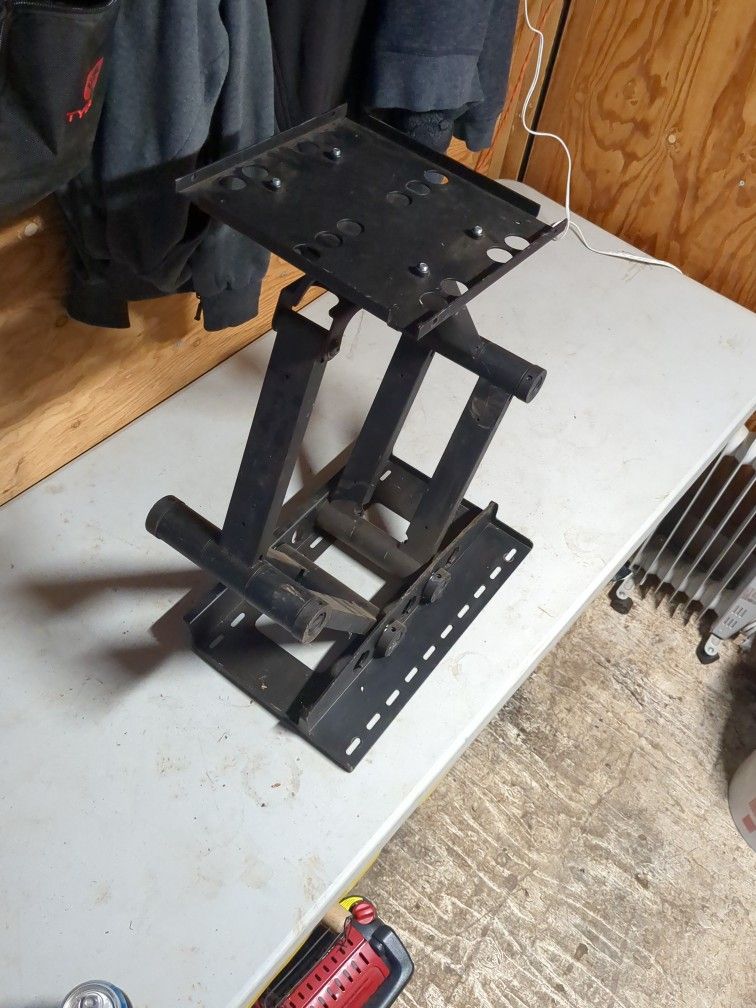 Huge Heavy Articulating T.V Mount