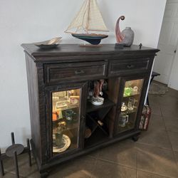 Nice Bar Entertainment Table 