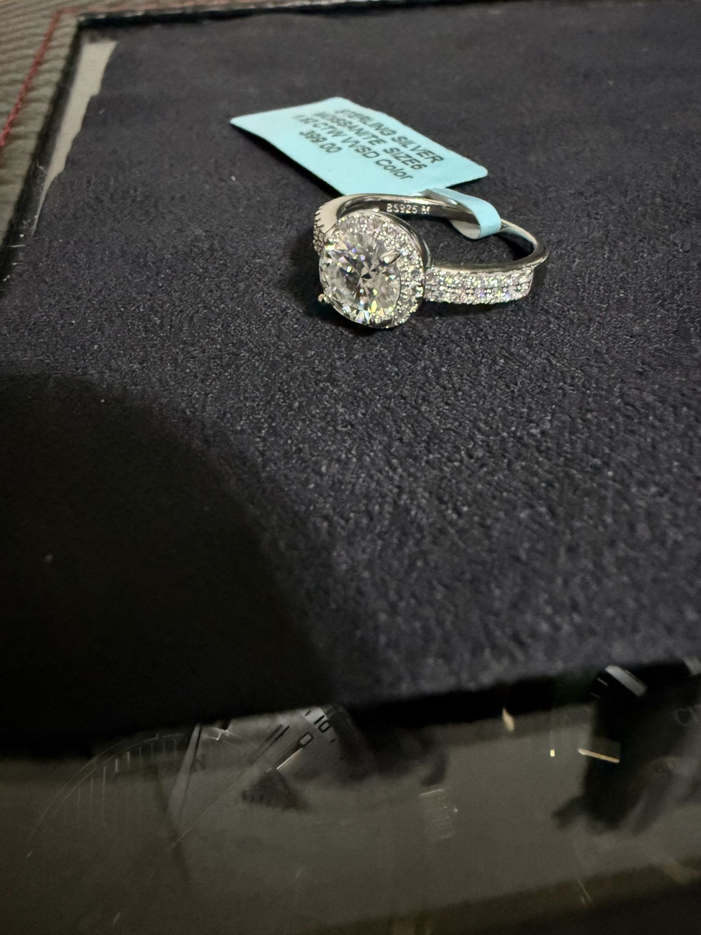 Moissanite Halo ring in 925 Sterling Silver size 6