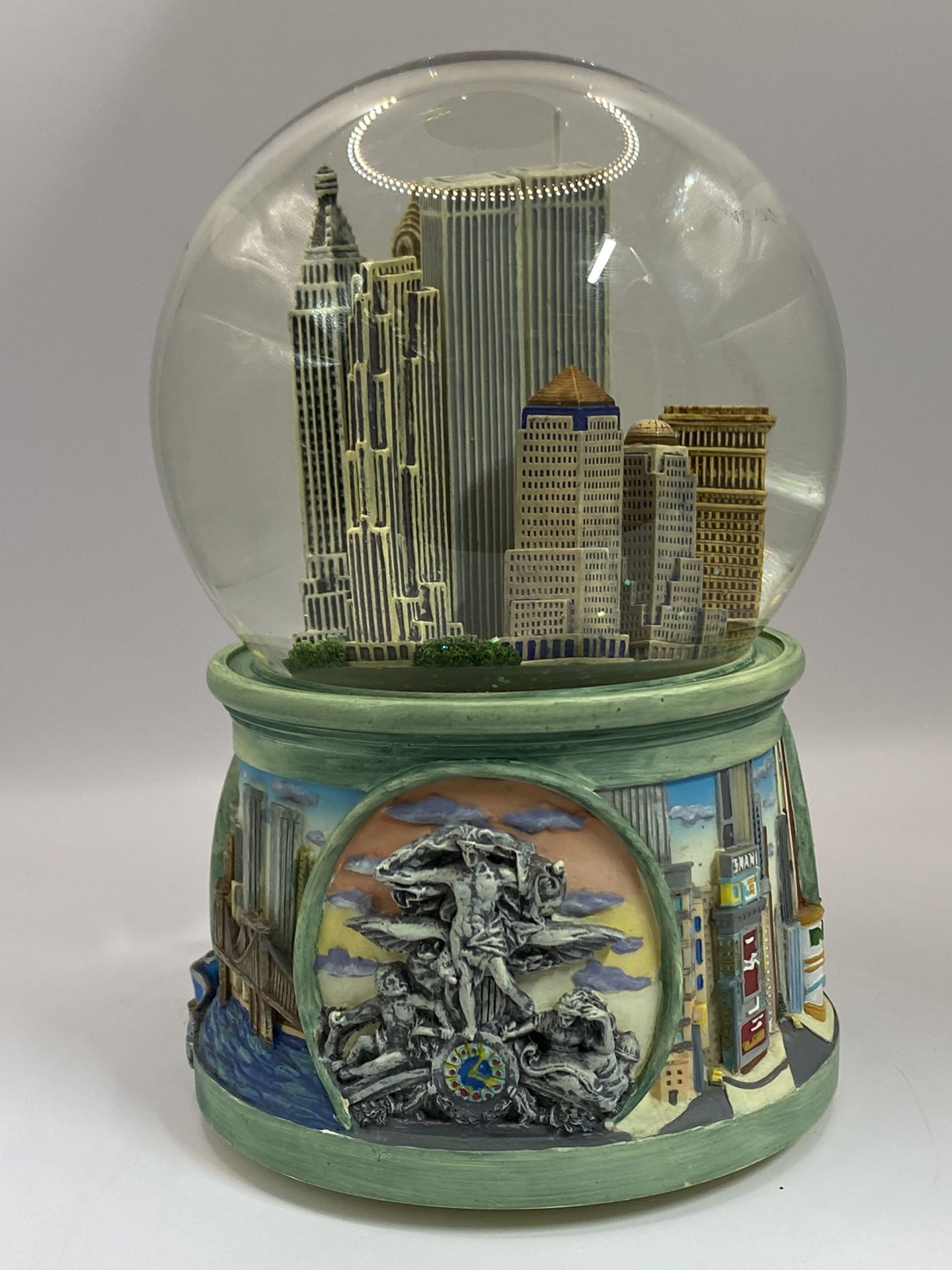 New York Twin Towers Snow Globe-