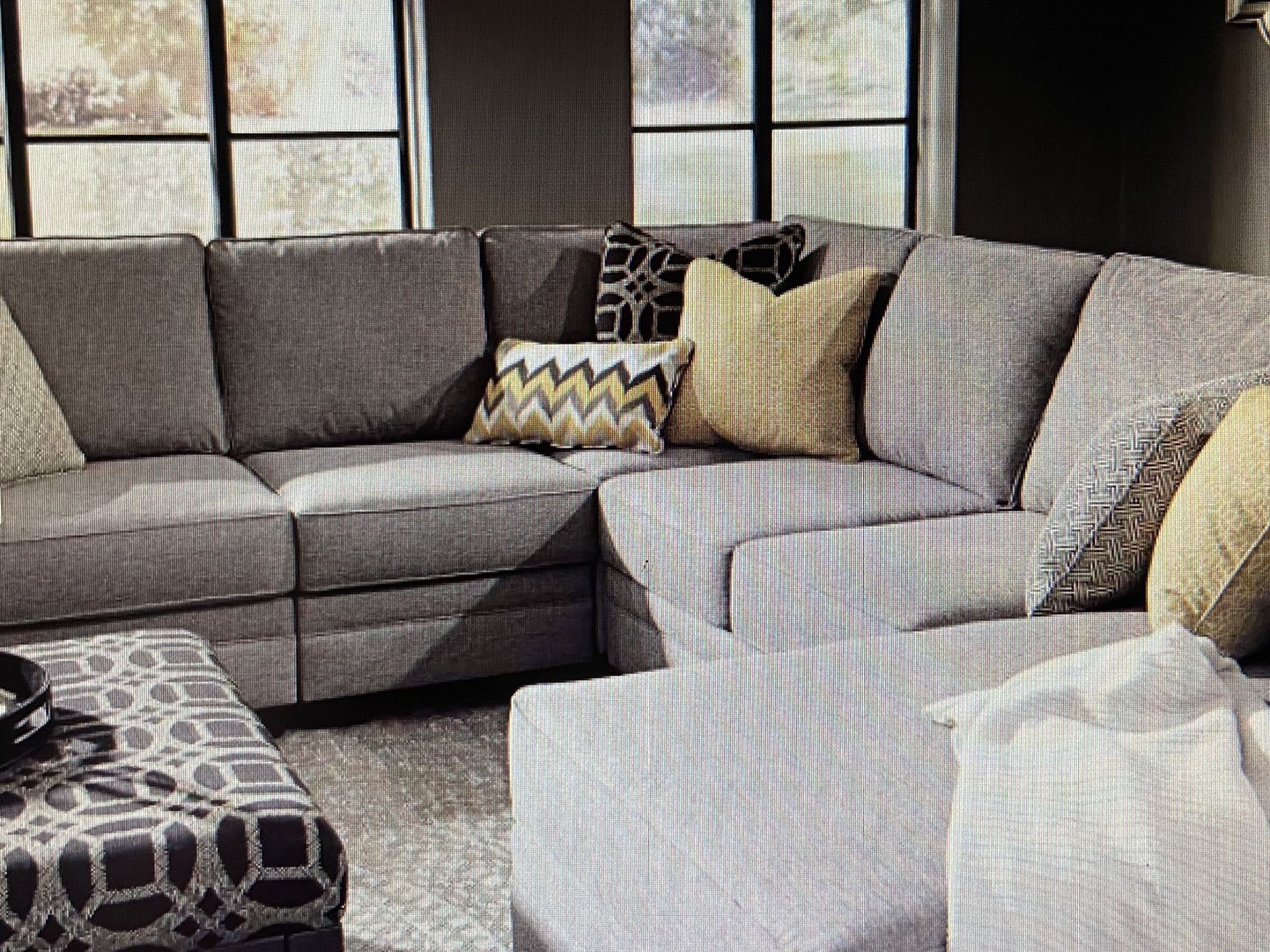 Sectional Sofa W Chase