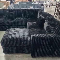 New Sectional Couch with Ottoman! Free Delivery 🚚! 
