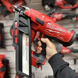 Milwaukee 30 Degree Framing Nailer M18 Fuel TOOL ONLY