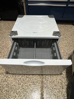 Samsung universal washer/ dryer pedestal