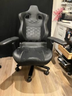 Black Leather Gaming Chair with Armrests