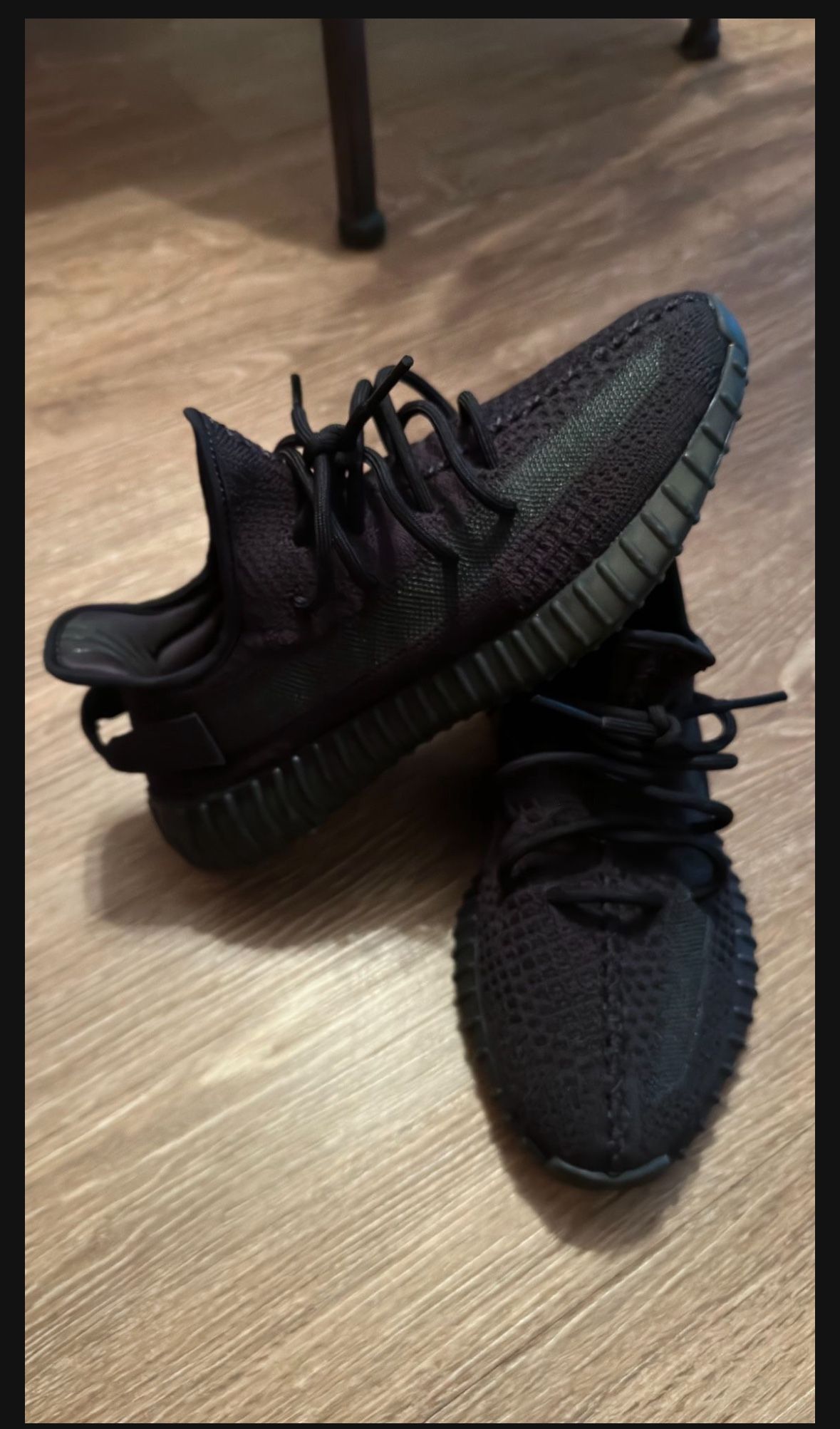 Yeezy Onyx 350. SZ 9 