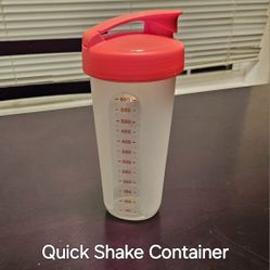 Tupperware Quick Shake Container