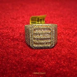 Luxurious 10K Gold with 2.5 CTW diamond Men's PINKY ring
